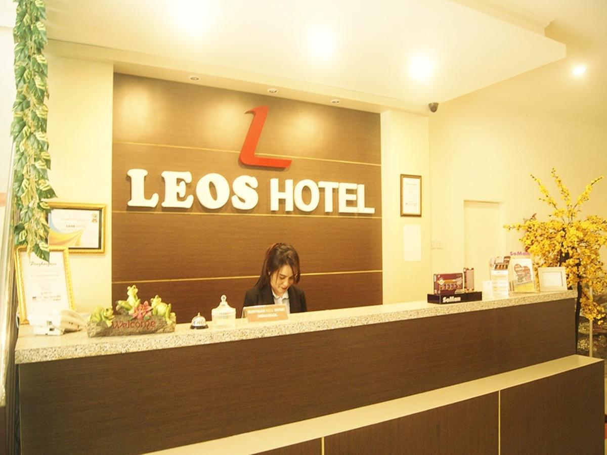 Leos Hotel Tomohon Exteriör bild